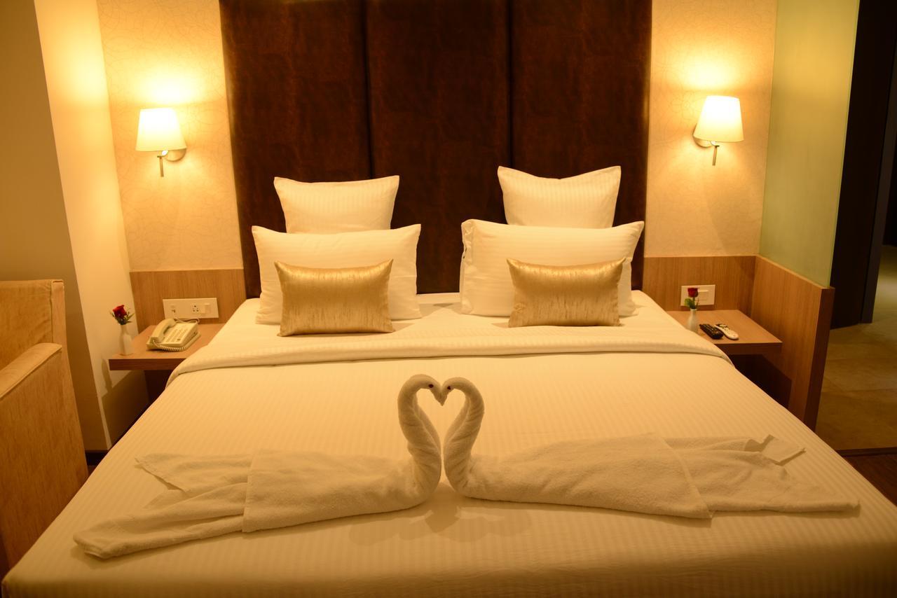 Hotel Blu Iris à Chennai Extérieur photo