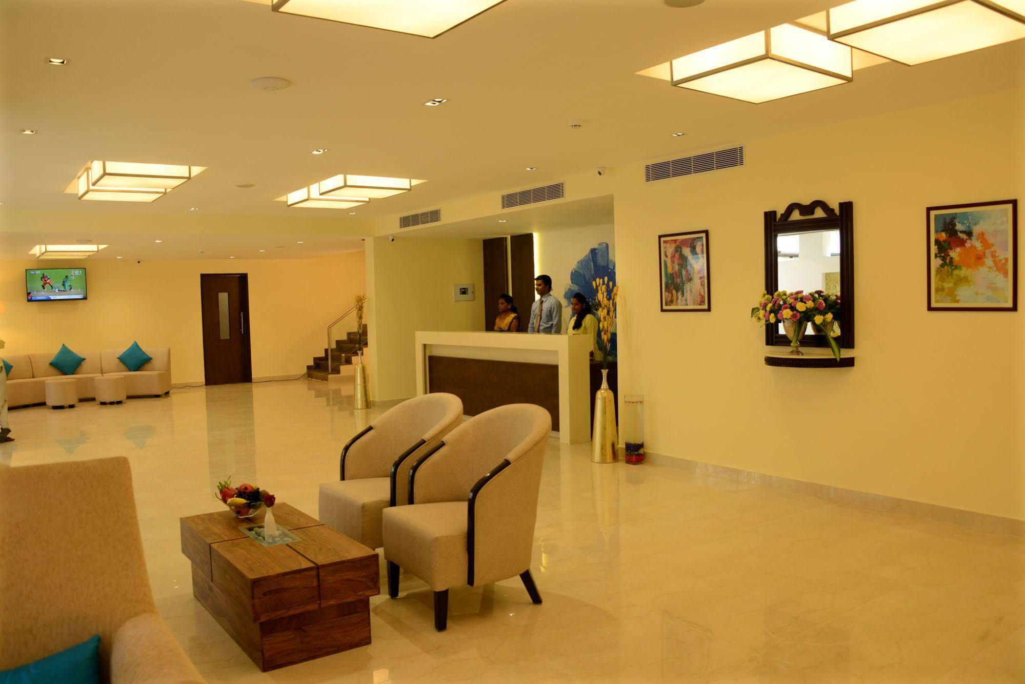 Hotel Blu Iris à Chennai Extérieur photo