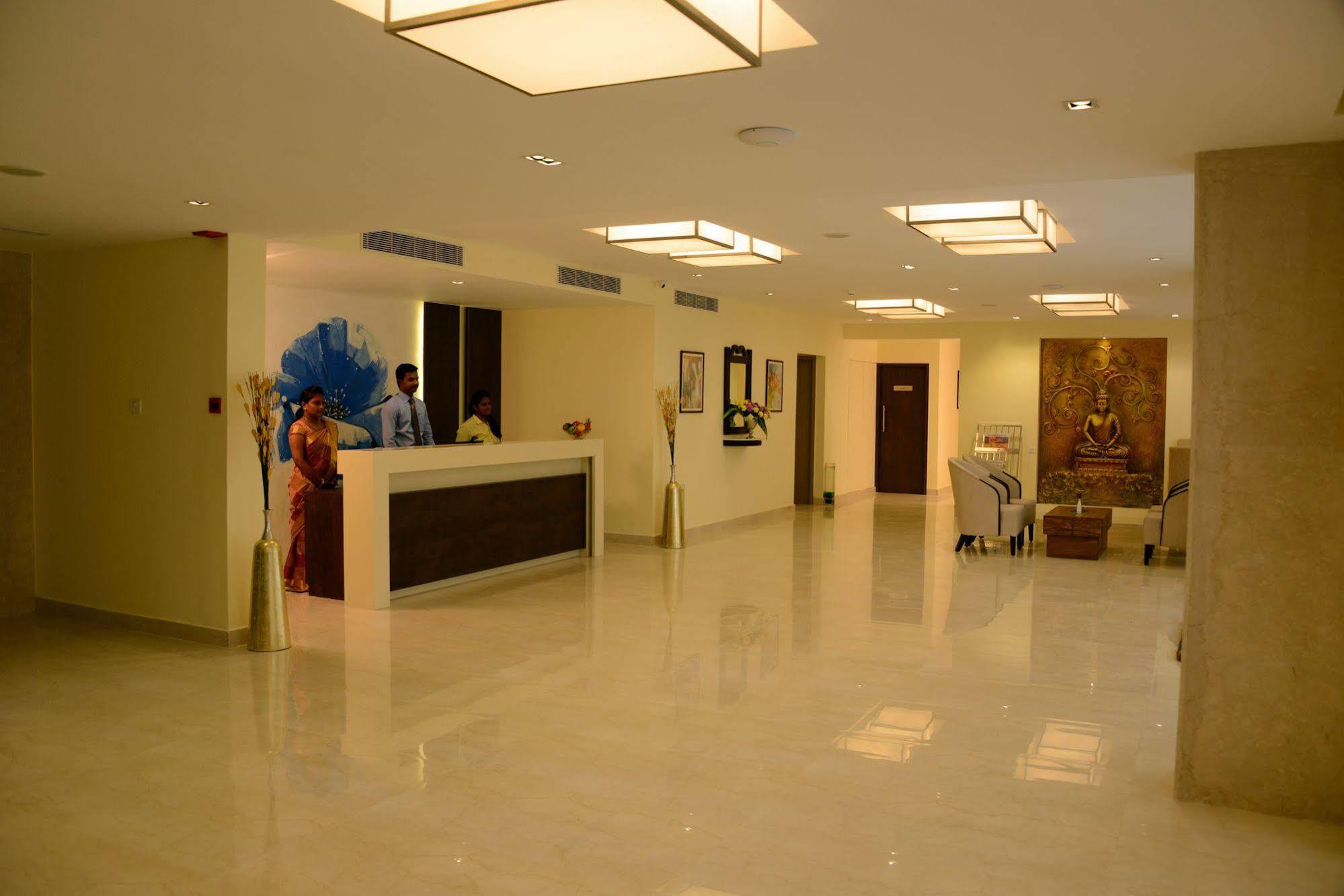 Hotel Blu Iris à Chennai Extérieur photo
